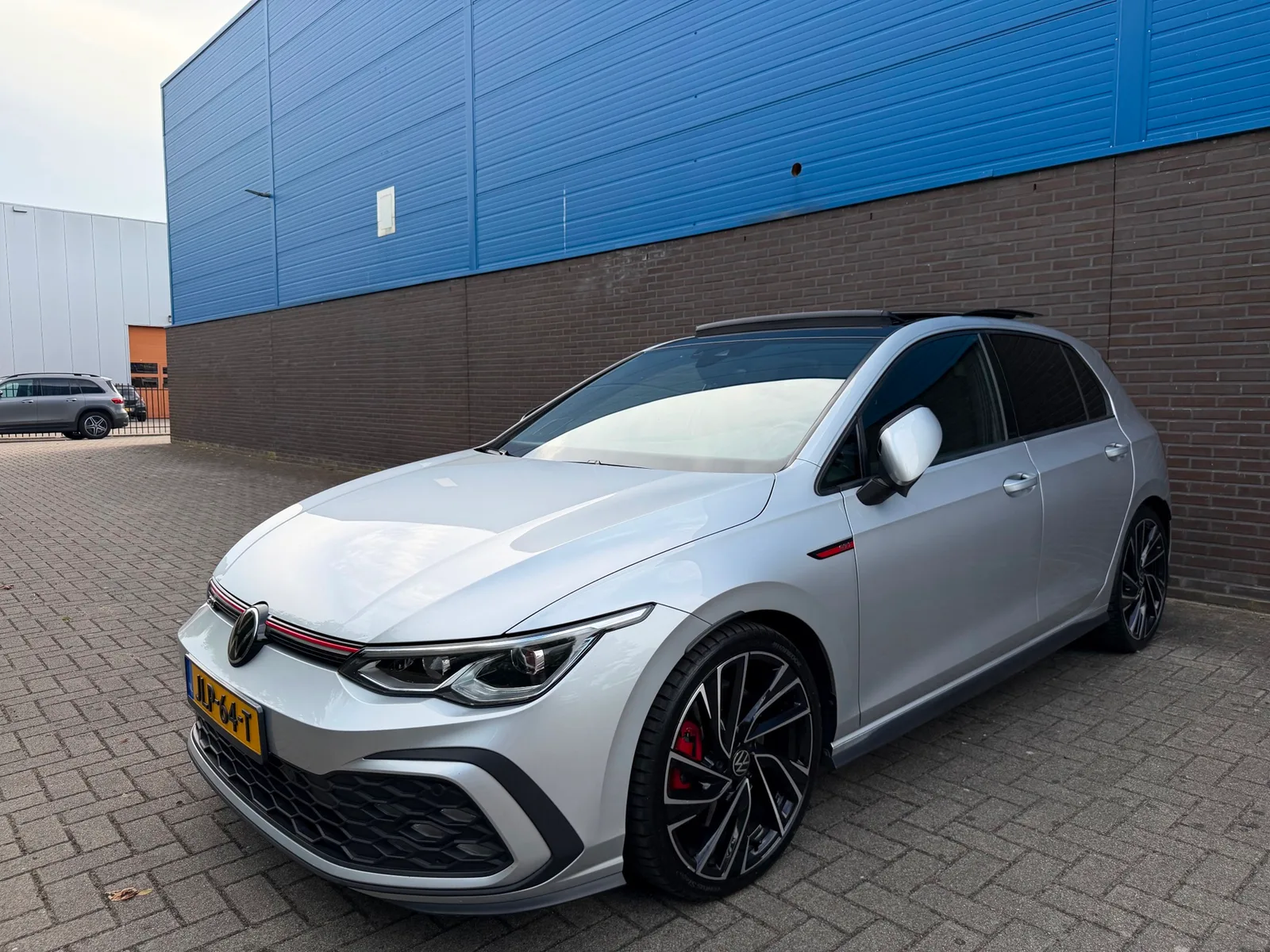 Volkswagen Golf (2021) — foto 1