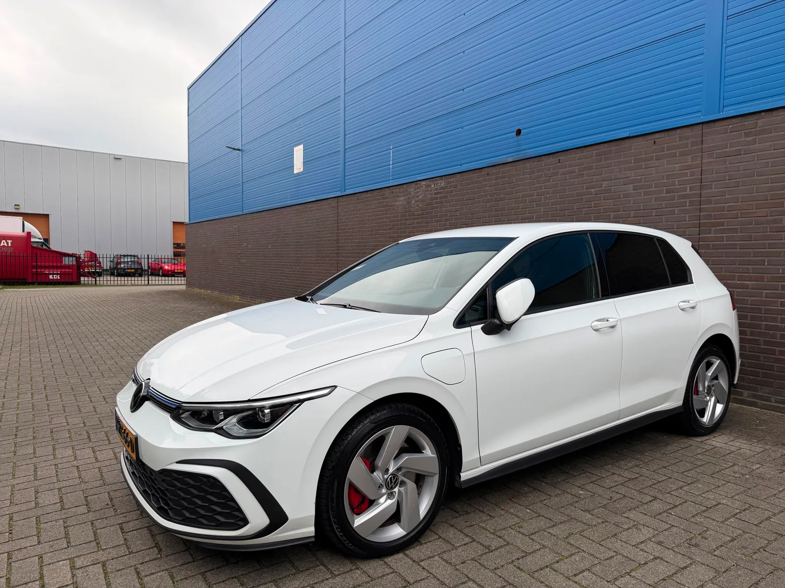 Volkswagen Golf (2022) — foto 1