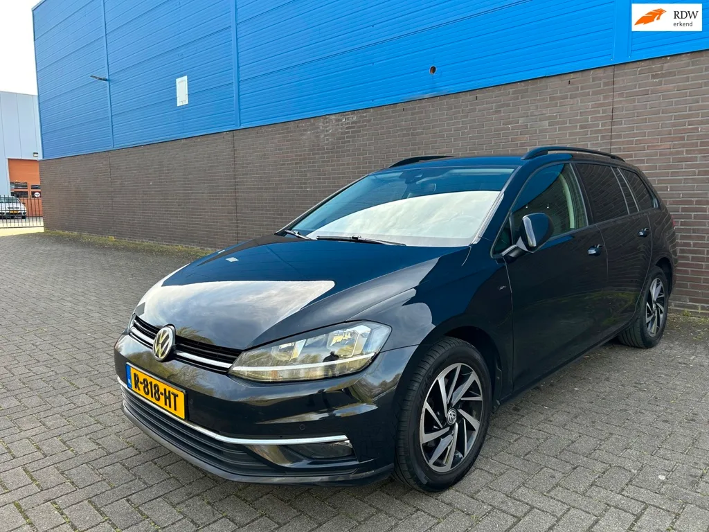Volkswagen Golf (2019) — foto 1