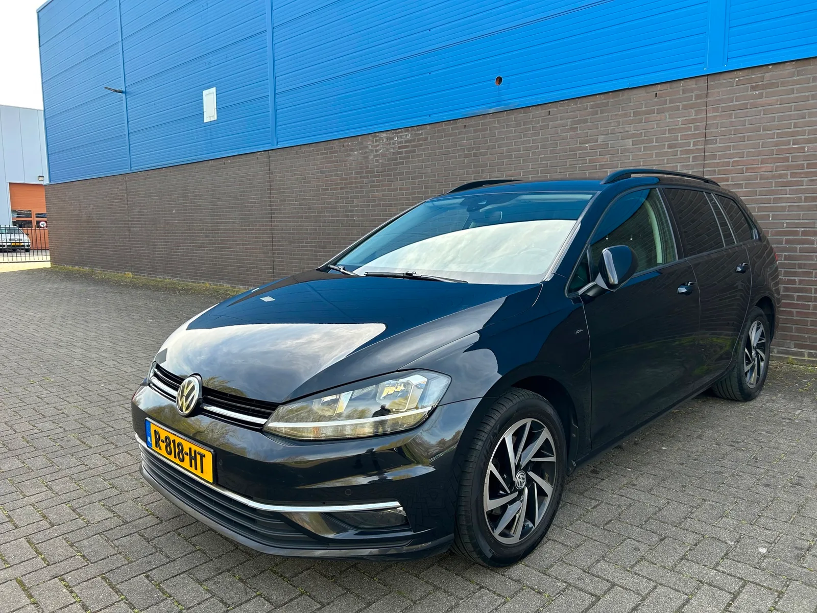 Volkswagen Golf (2019) — foto 1