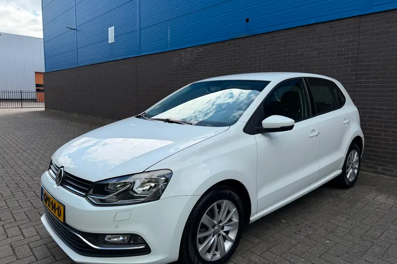 Volkswagen Polo (2015)