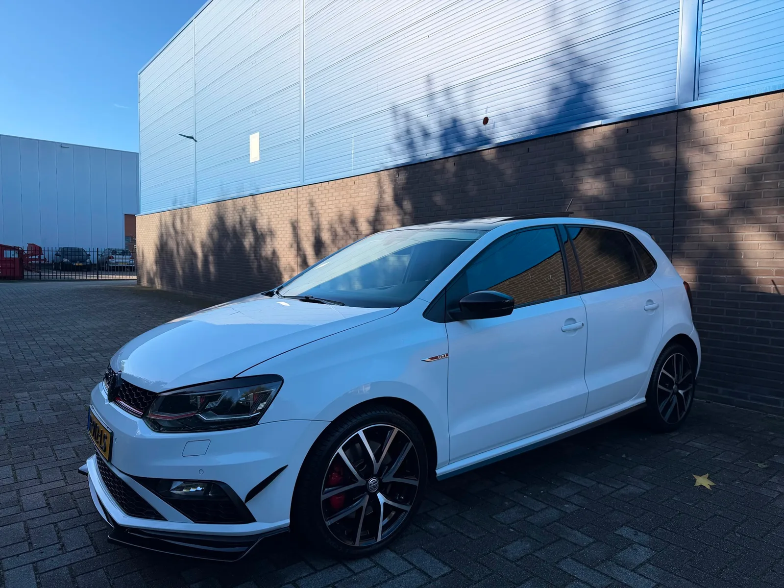 Volkswagen Polo (2016) — foto 1