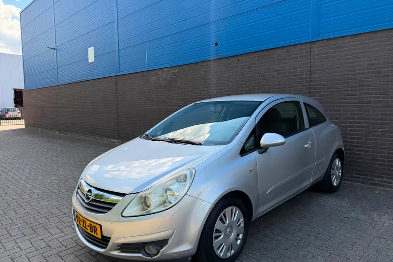 Opel Corsa (2008)