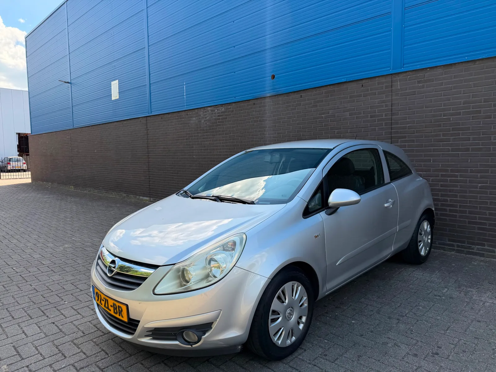 Opel Corsa (2008) — foto 1