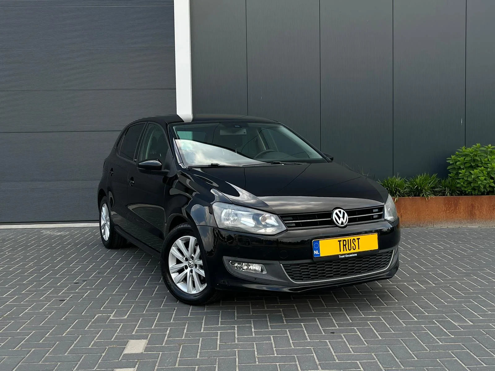 Volkswagen Polo (2011) — foto 1