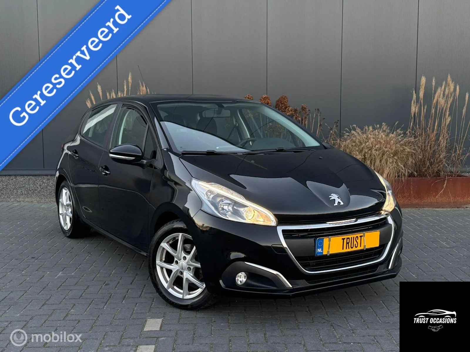 Peugeot 208 (2017) — foto 1
