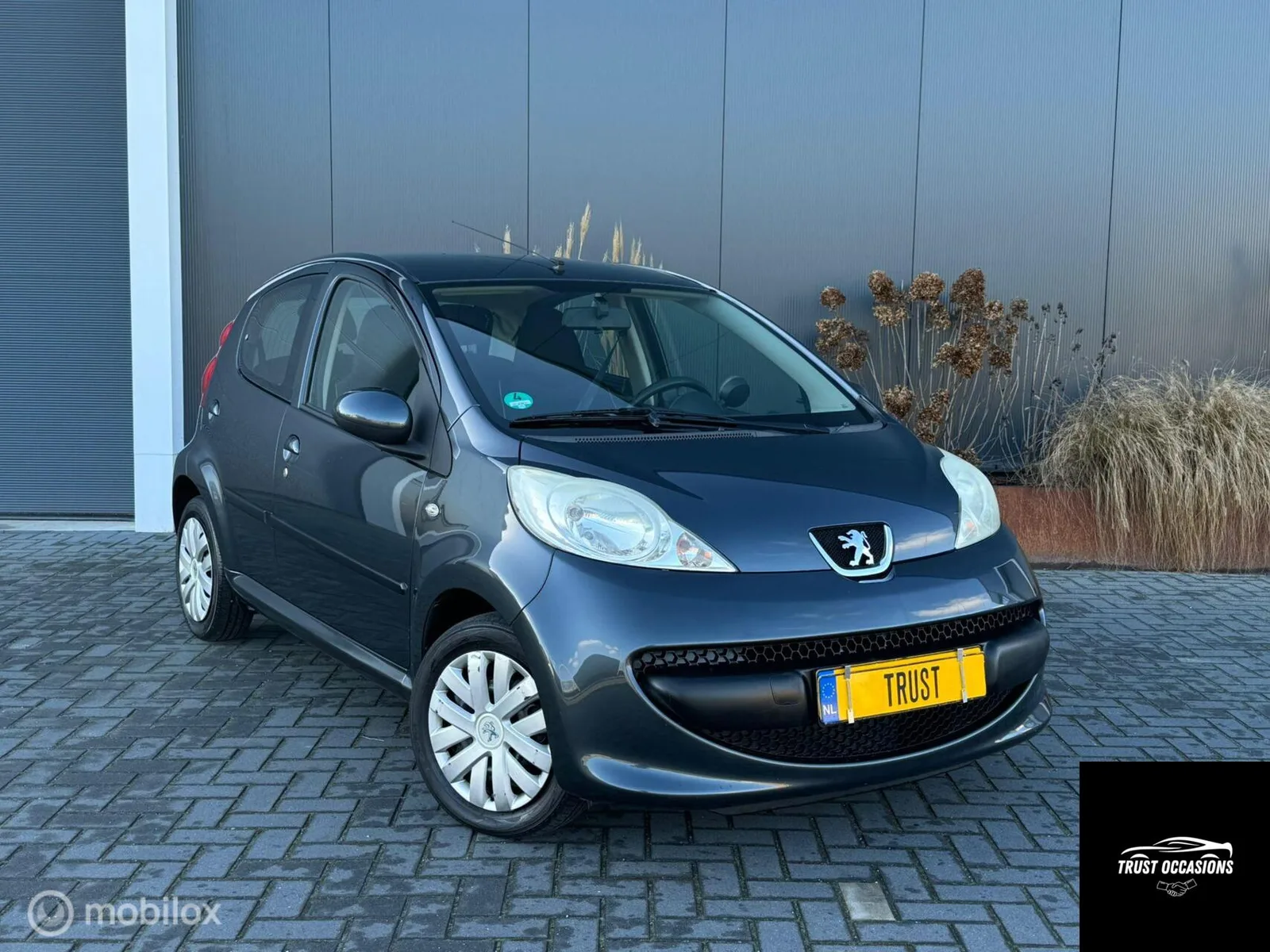 Peugeot 107 (2010) — foto 1