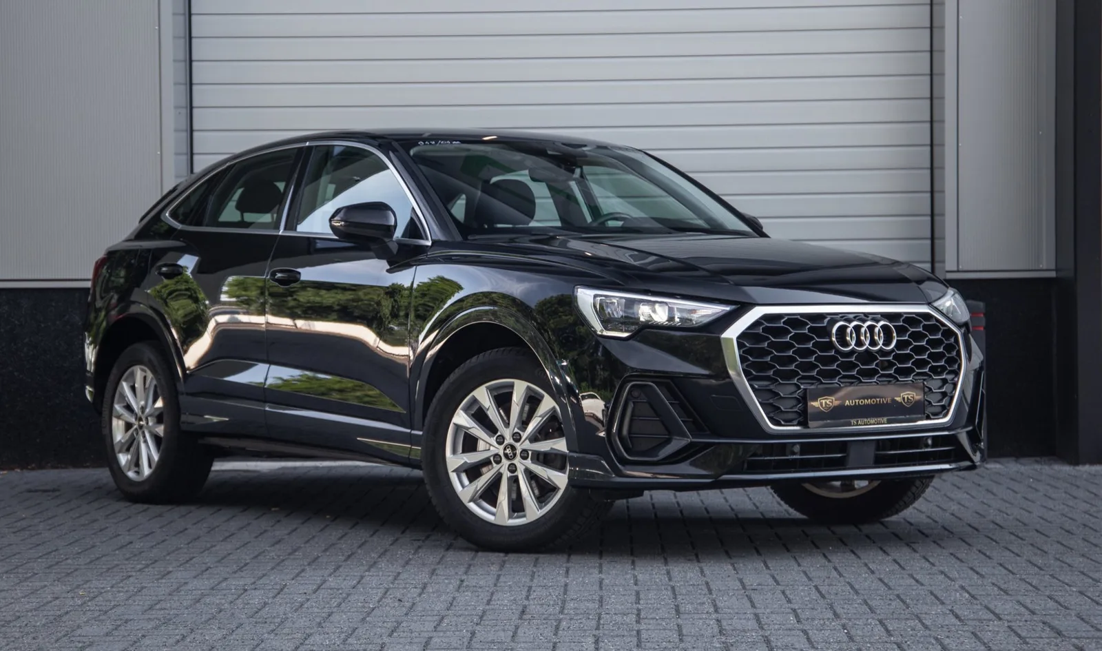 Audi Q3 (2022) — foto 1