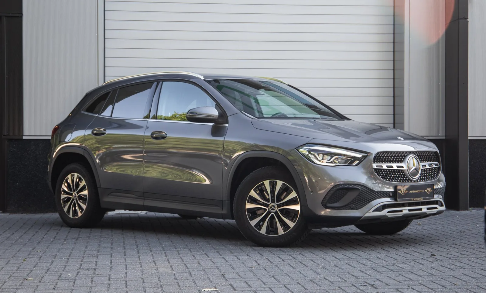 Mercedes-Benz GLA (2021) — foto 1
