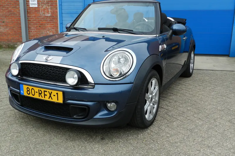 MINI Cabrio (2011)