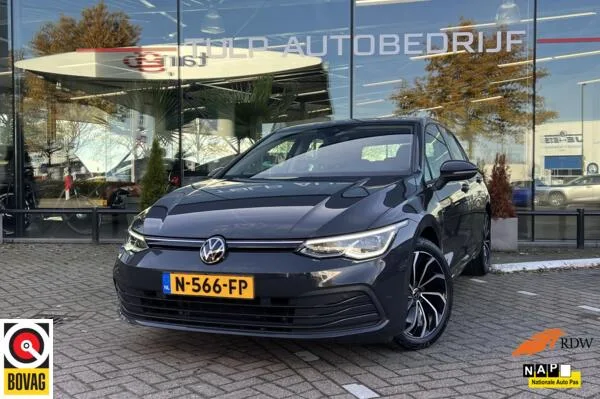 Volkswagen Golf (2021) — foto 1