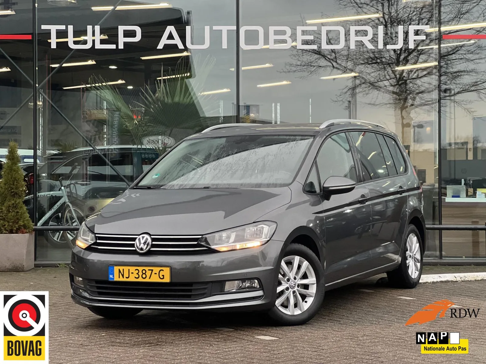 Volkswagen Touran (2017) — foto 1