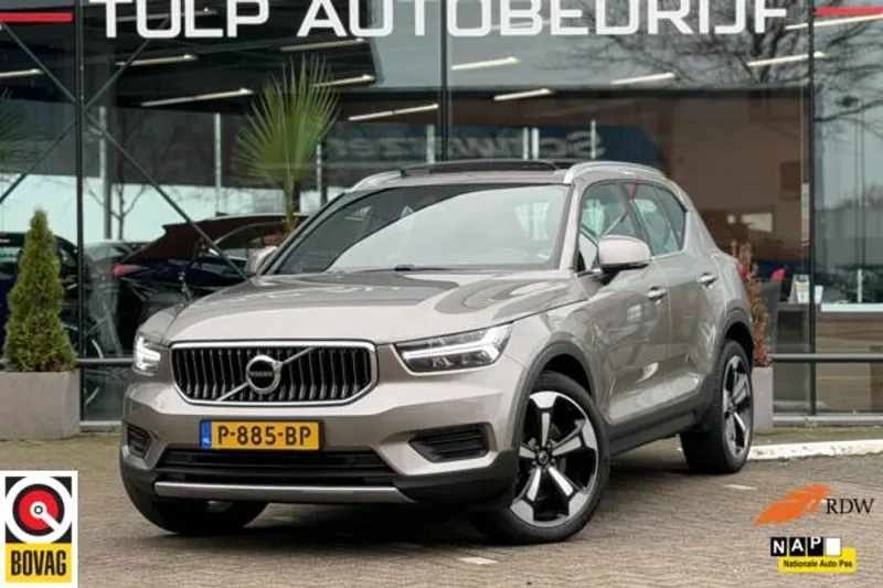 Volvo XC40 (2022)