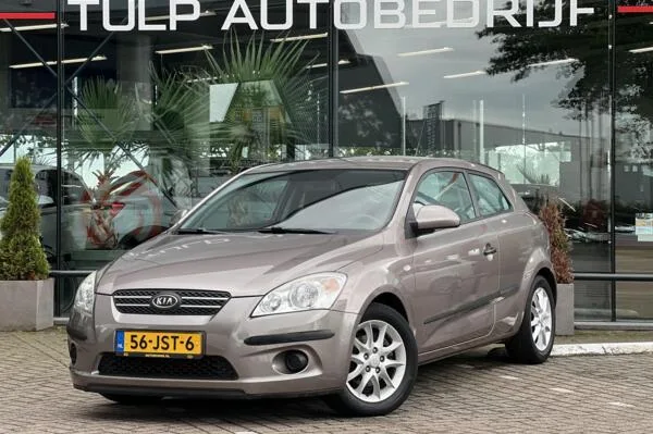 Kia Pro_cee'd (2009) — foto 1