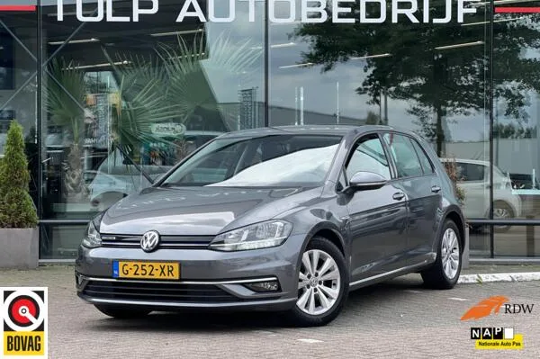 Volkswagen Golf (2020) — foto 1