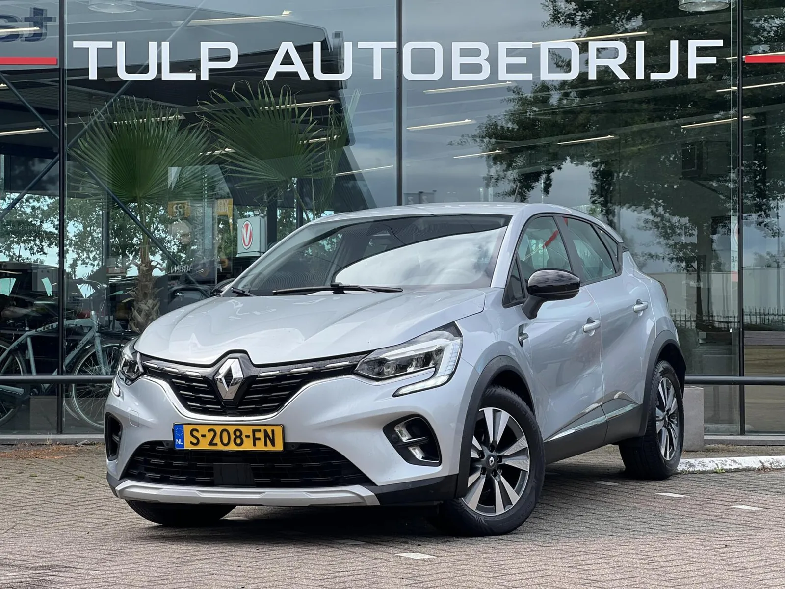 Renault Captur (2020) — foto 1