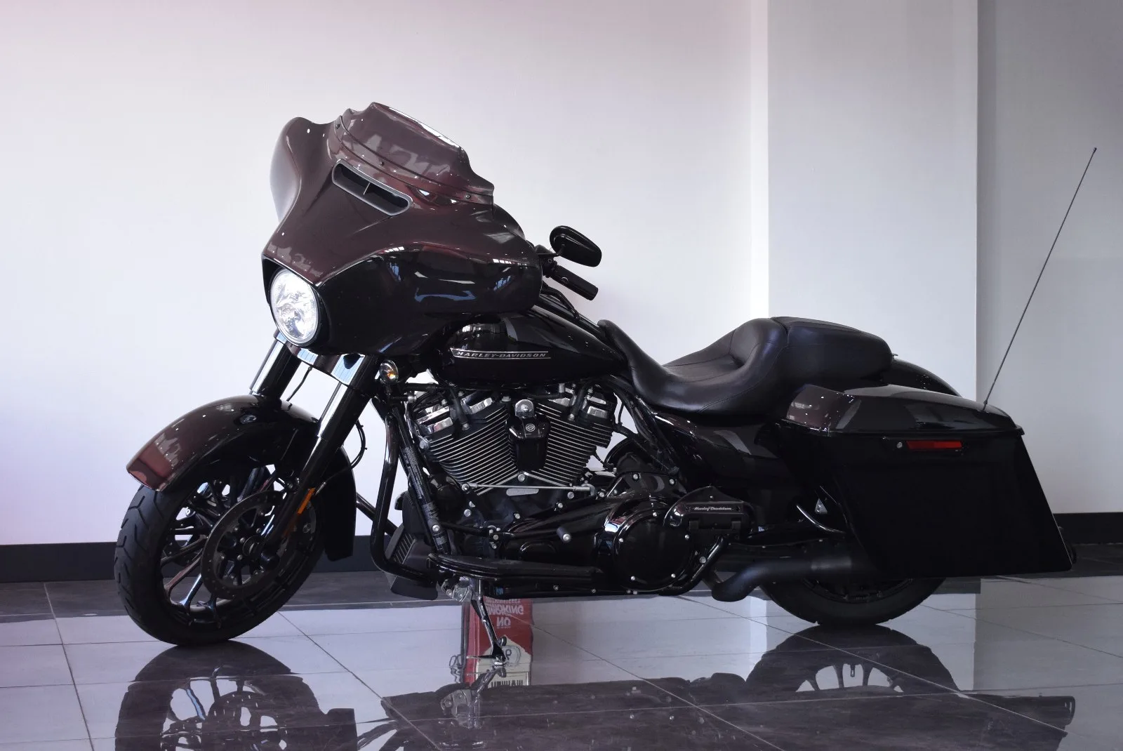 Harley-Davidson Street Glide (2018) — foto 1