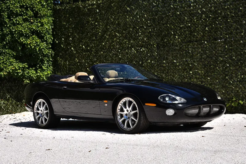 Jaguar XKR (2003)