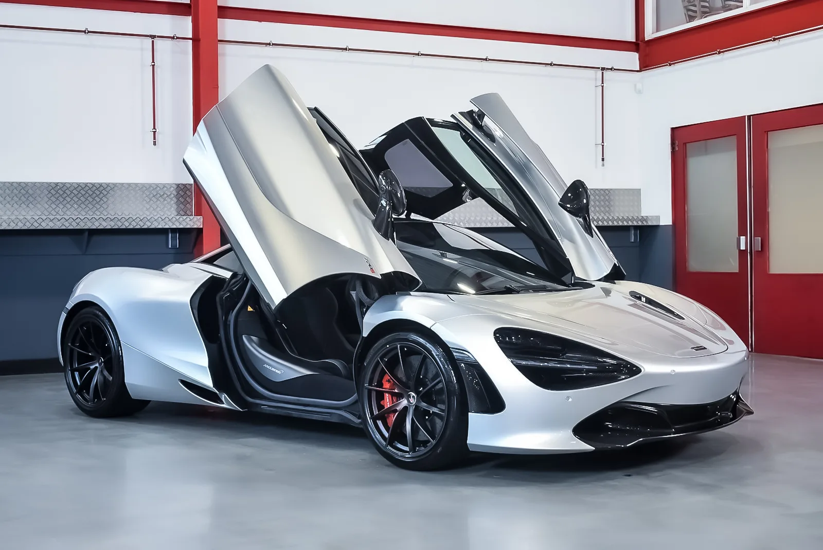 McLaren 720S (2018) — foto 1