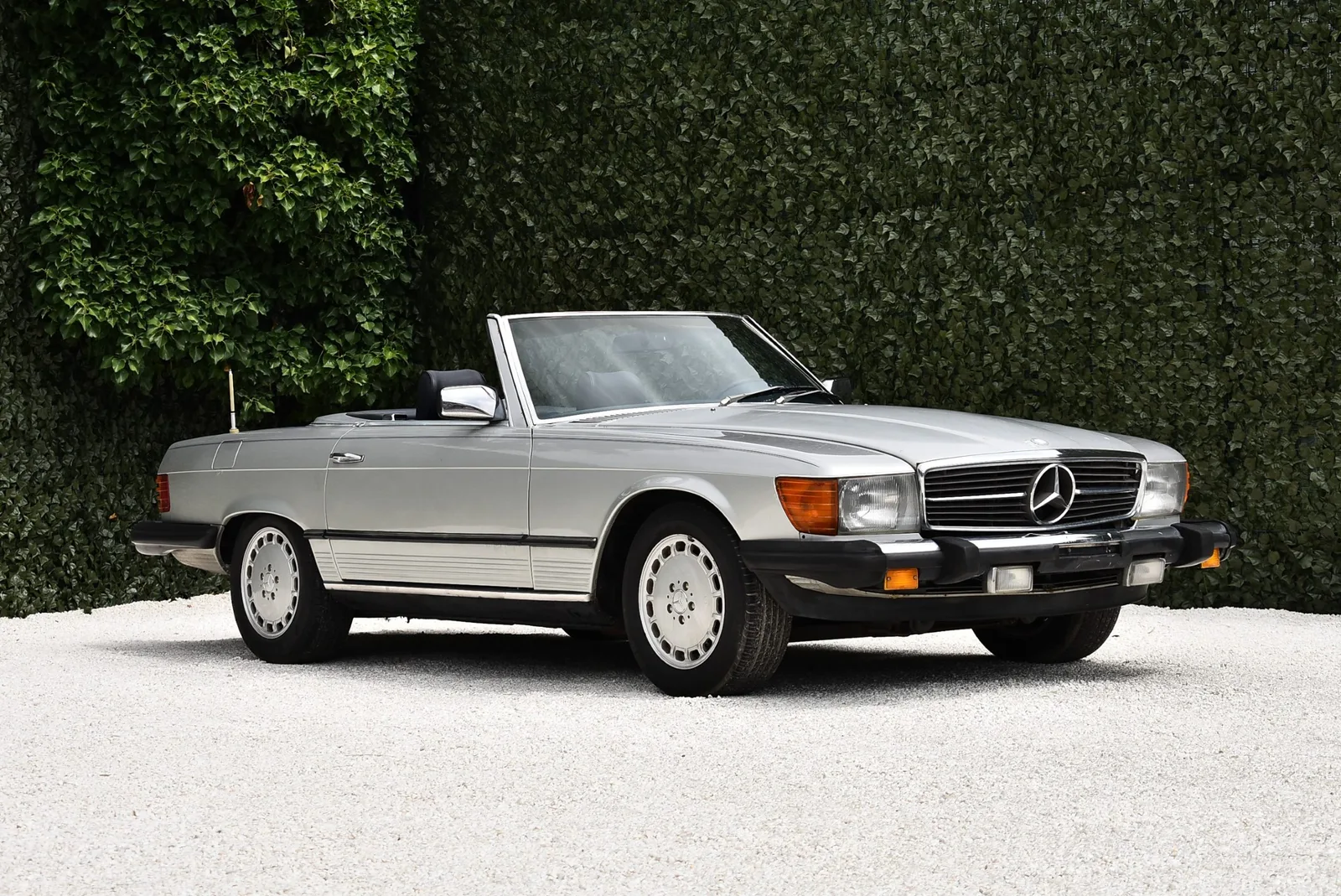 Mercedes-Benz SL-Klasse (1984) — foto 1