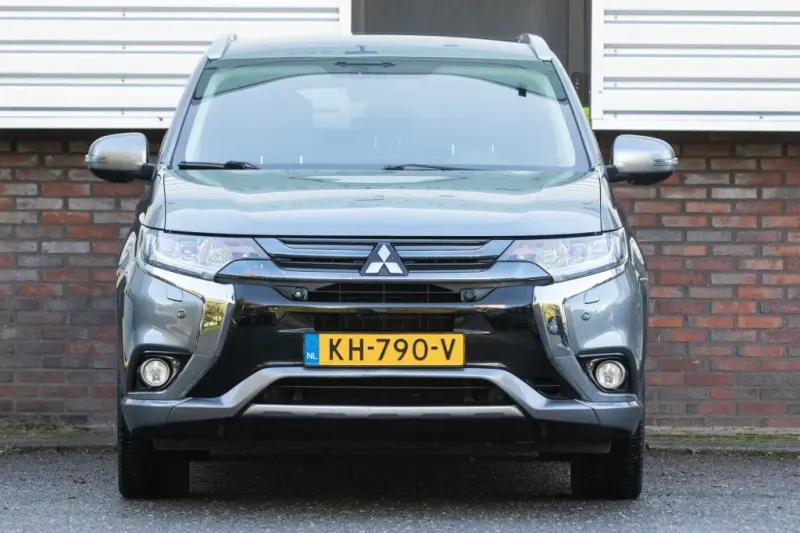 Mitsubishi Outlander (2016)