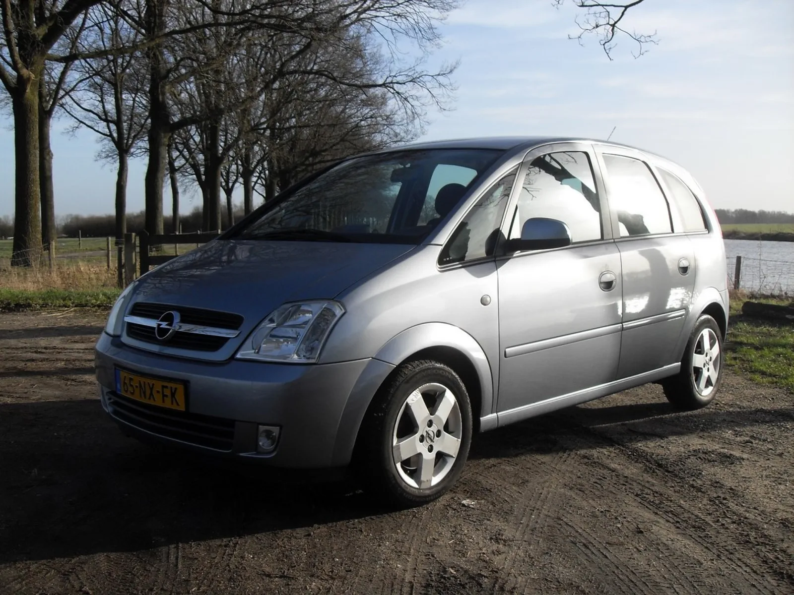 Opel Meriva (2004) — foto 1