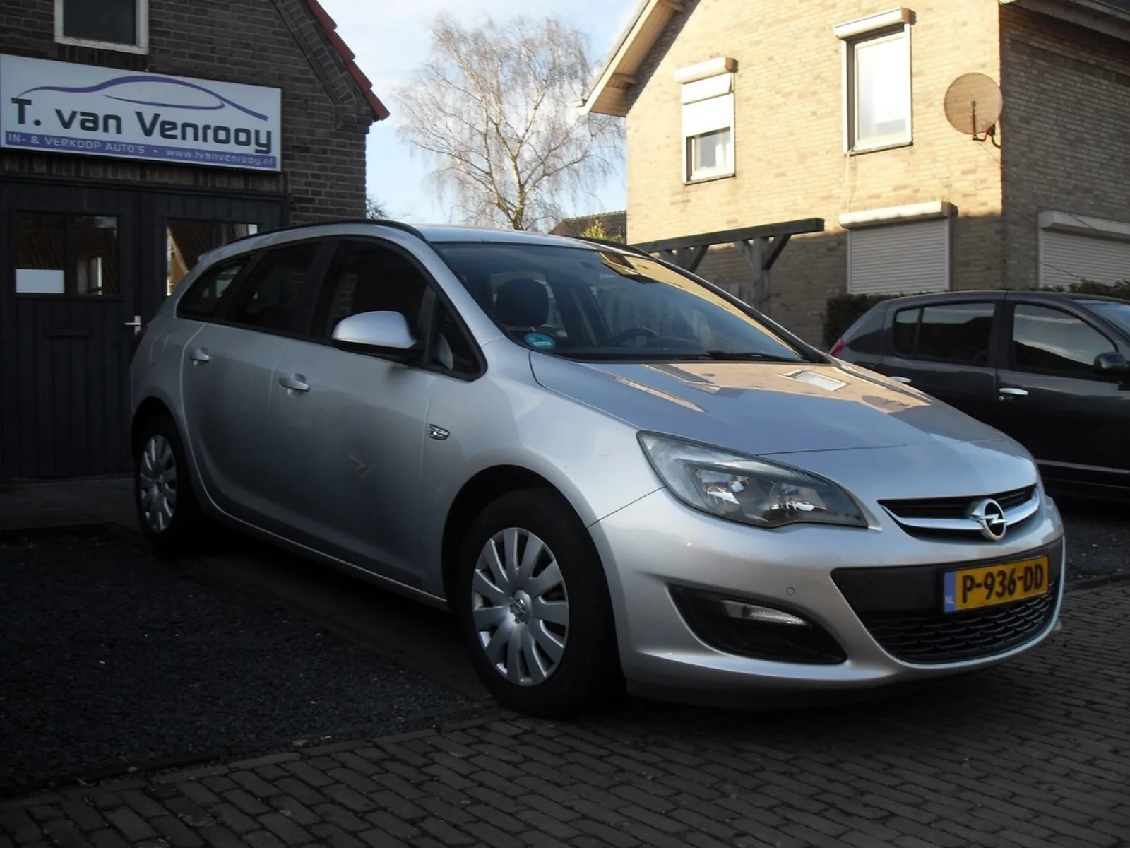 Opel Astra (2014) — foto 1