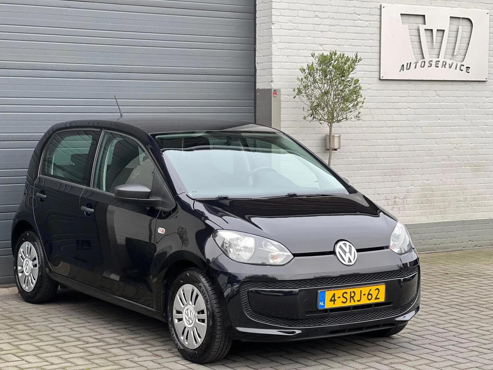 Volkswagen Up! (2013) — foto 1