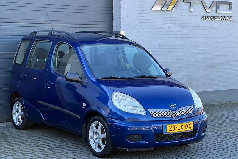 Toyota Yaris Verso (2003)