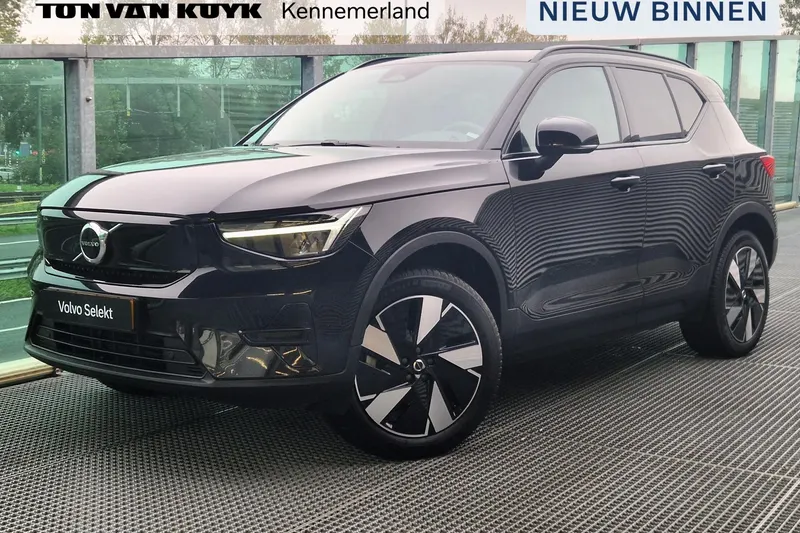 Volvo XC40 (2023)