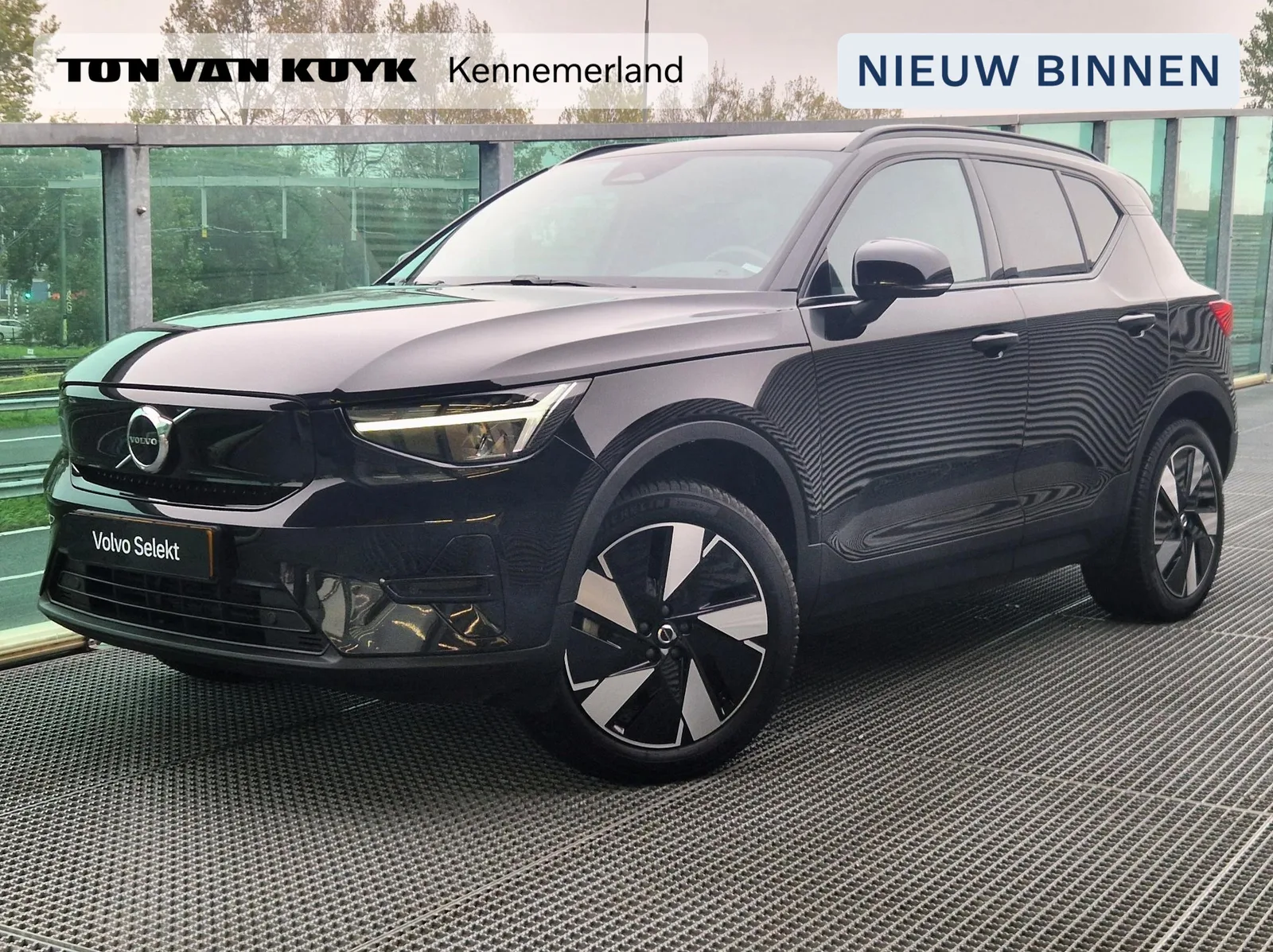Volvo XC40 (2023) — foto 1