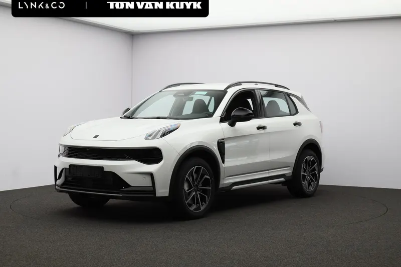 Lynk & Co 01 (2025)