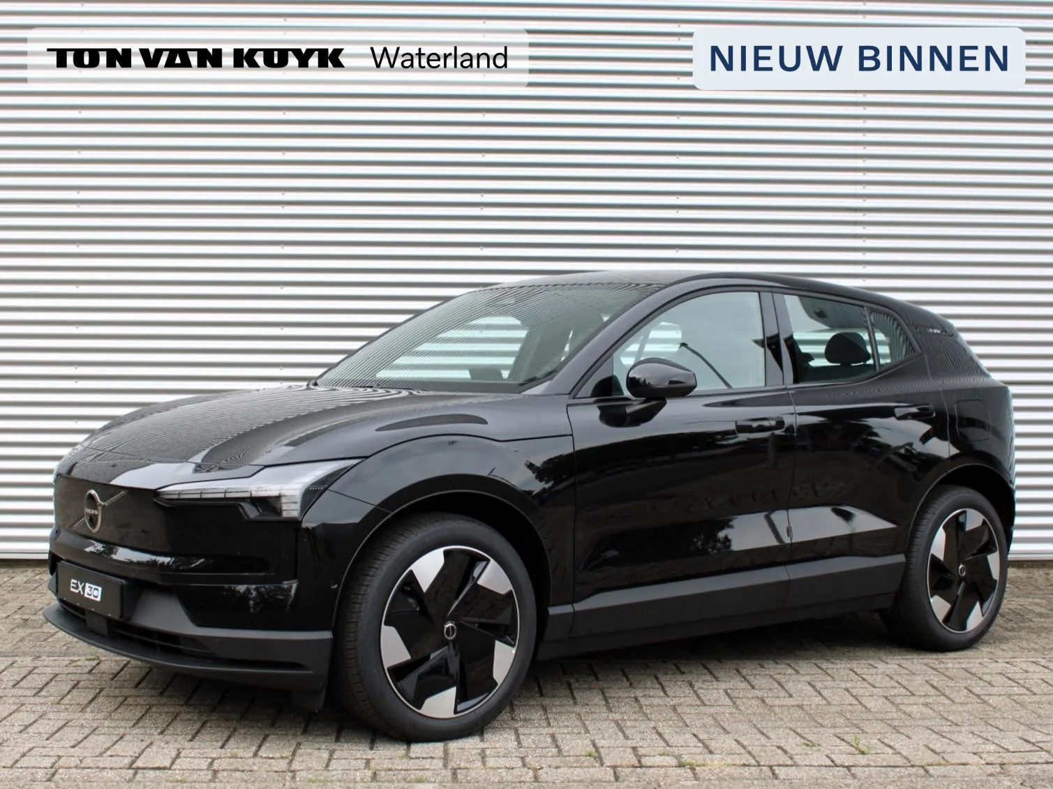 Volvo EX30 (2025) — foto 1