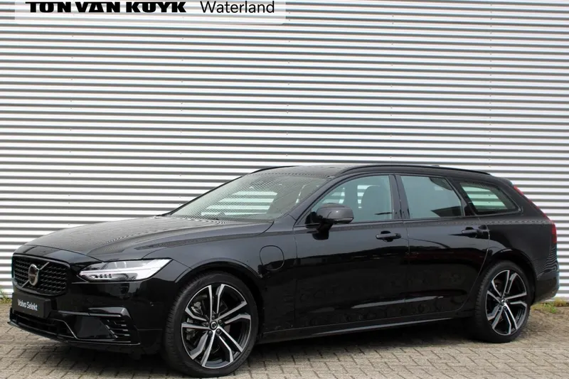 Volvo V90 (2025)