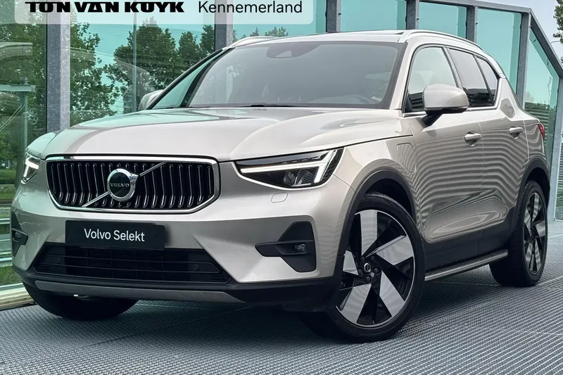 Volvo XC40 (2022)