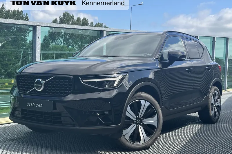 Volvo XC40 (2023)