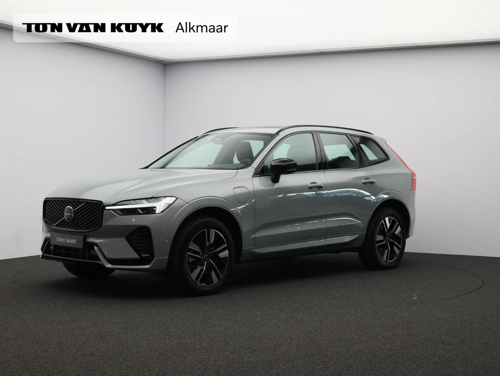 Volvo XC60 (2025) — foto 1