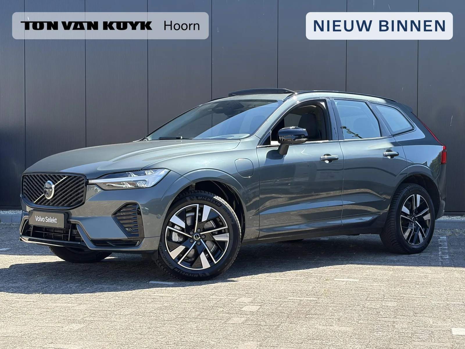 Volvo XC60 (2025) — foto 1