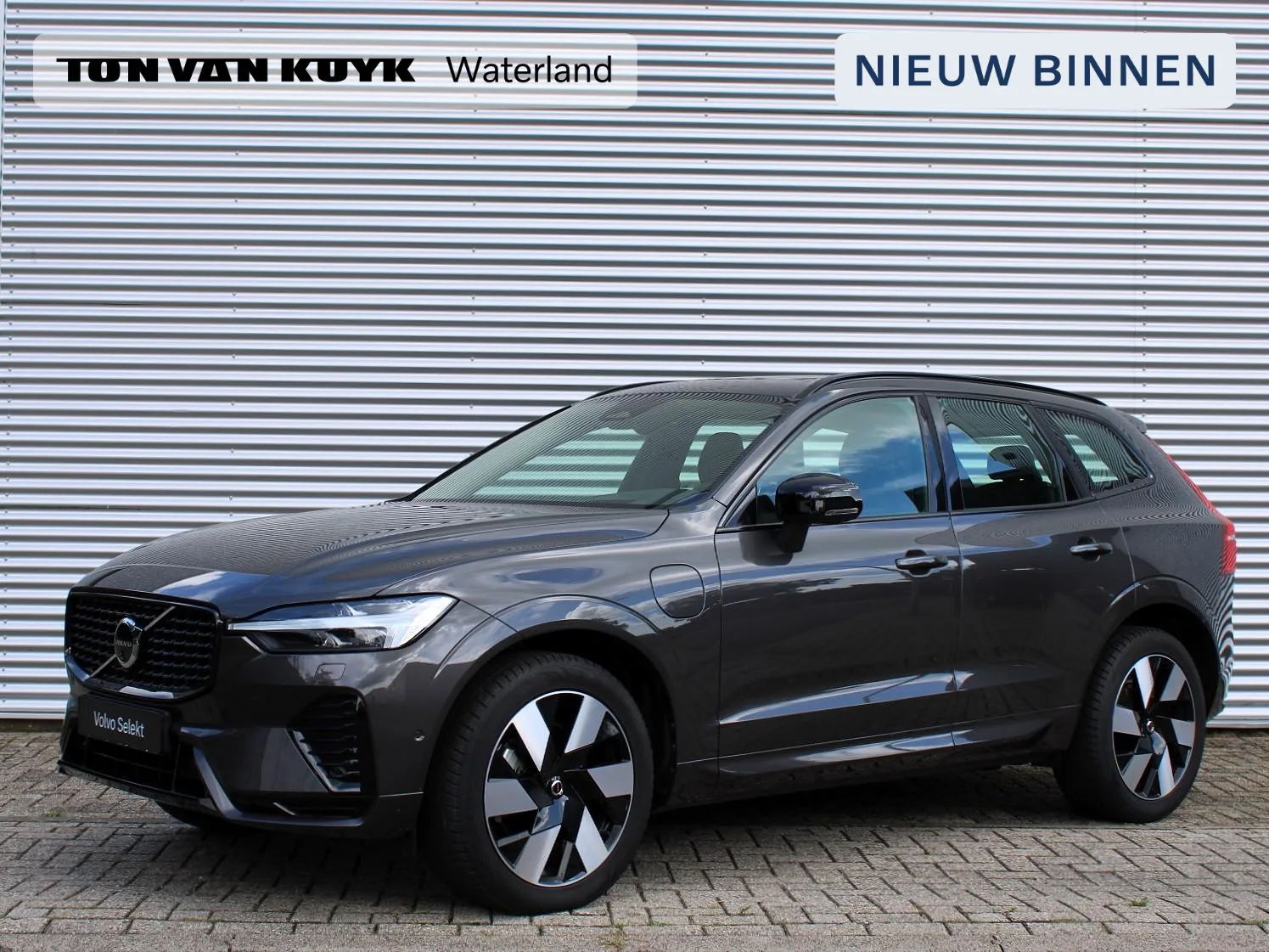 Volvo XC60 (2025) — foto 1