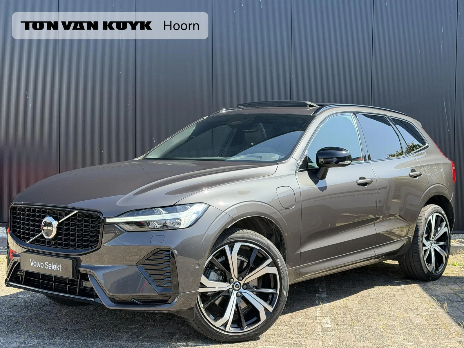 Volvo XC60 (2022) — foto 1