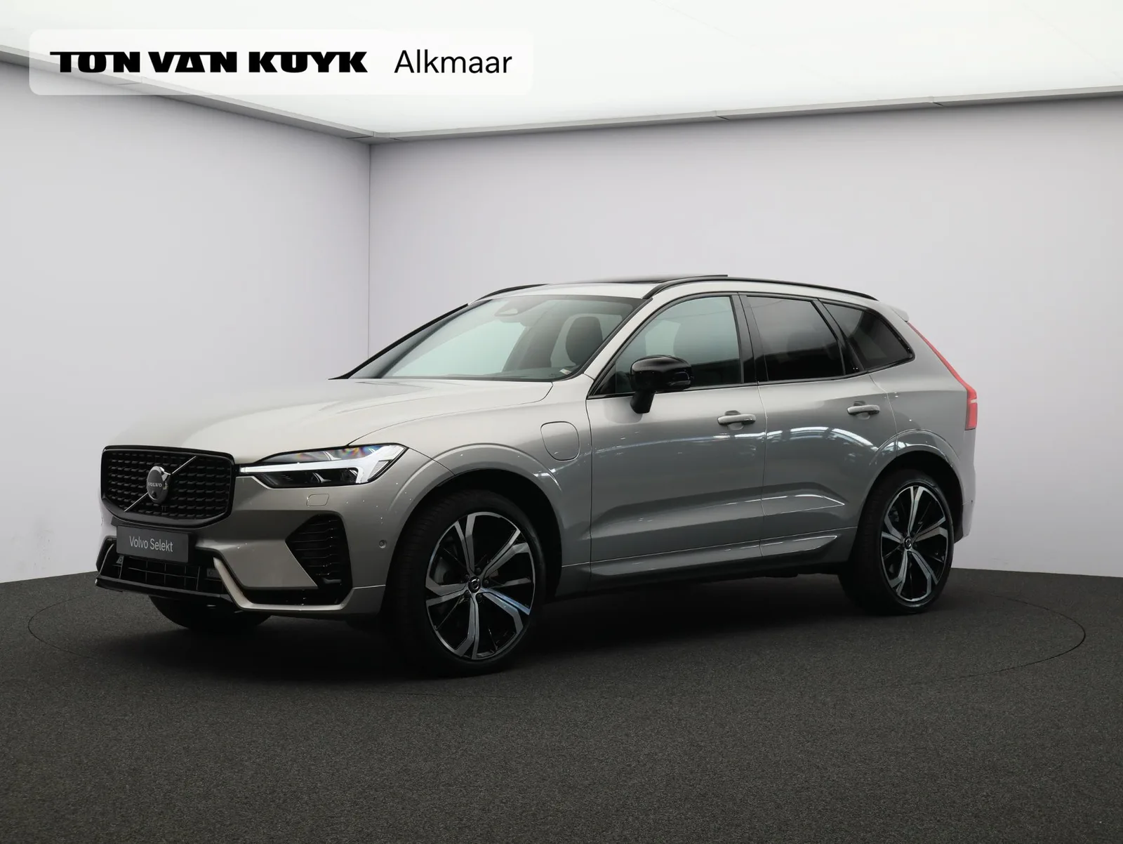 Volvo XC60 (2023) — foto 1