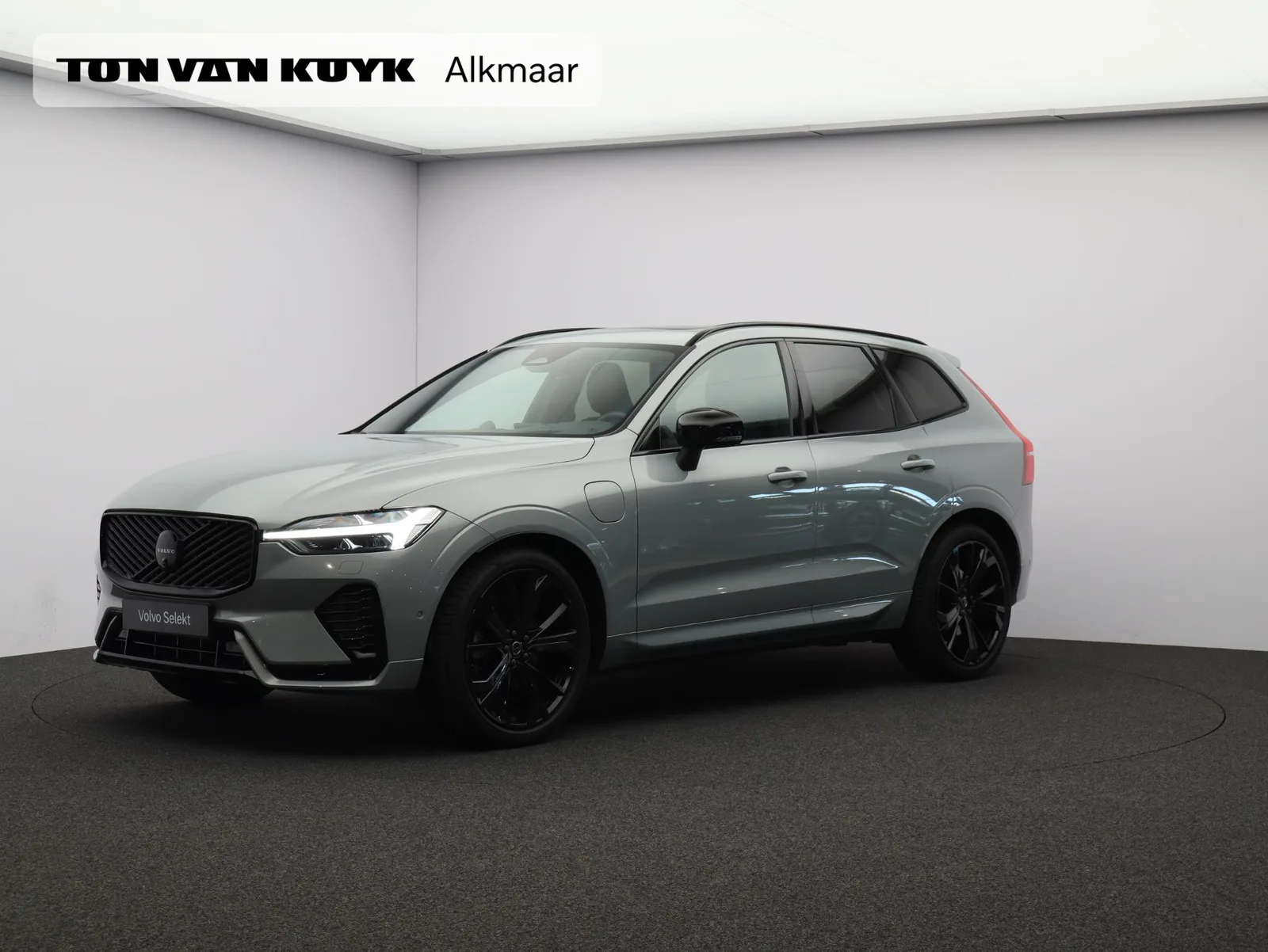 Volvo XC60 (2025) — foto 1
