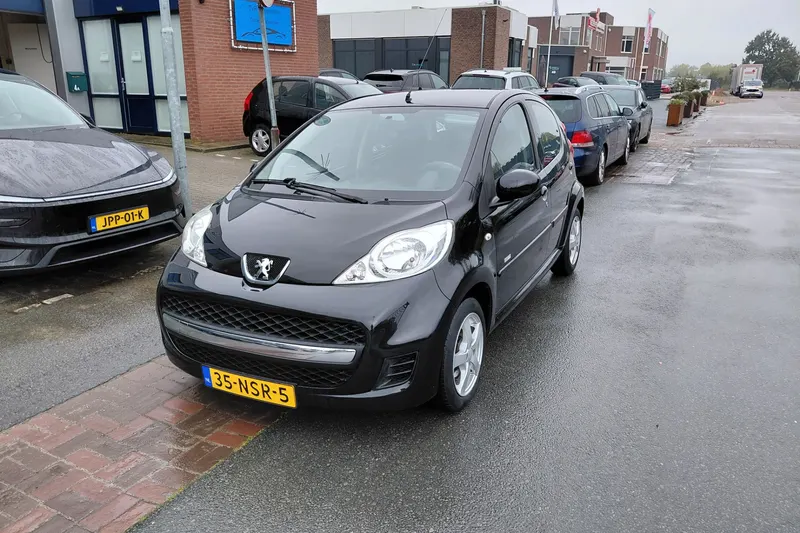 Peugeot 107 (2010)