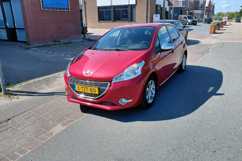 Peugeot 208 (2014)