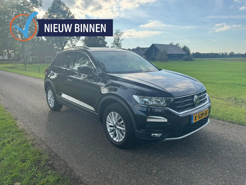 Volkswagen T-Roc (2021) — foto 1