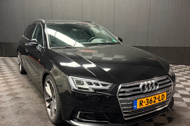 Audi A4 (2017)