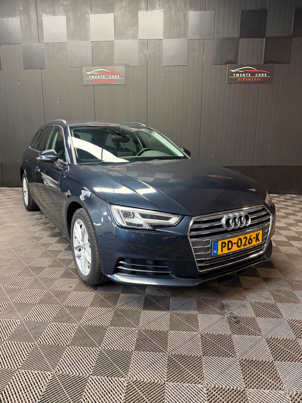 Audi A4 (2017) — foto 1