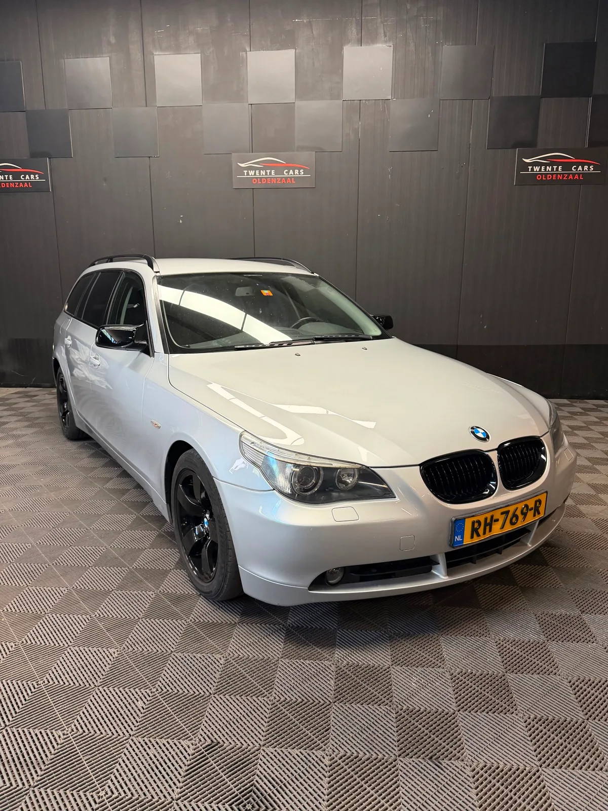 BMW 5-Serie (2004) — foto 1