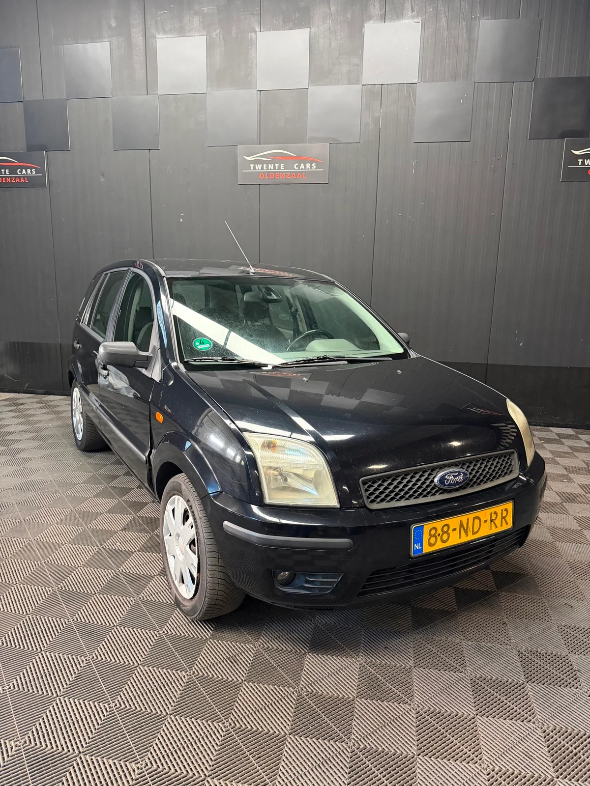 Ford Fusion (2003) — foto 1