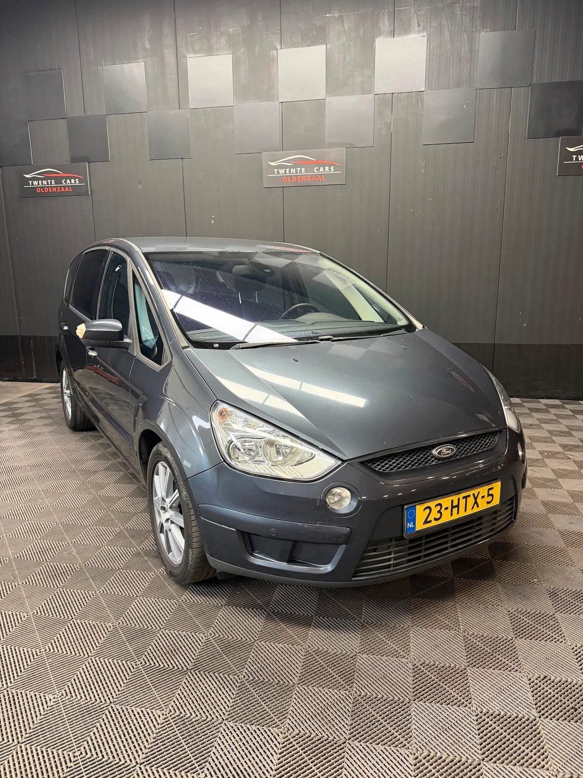 Ford S-Max (2009) — foto 1